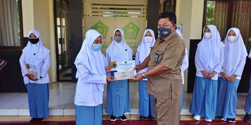 KEGIATAN HARI KARTINI TAHUN 2021 MAN 2 BANYUMAS  DILAKSANAKAN SECARA VIRTUAL