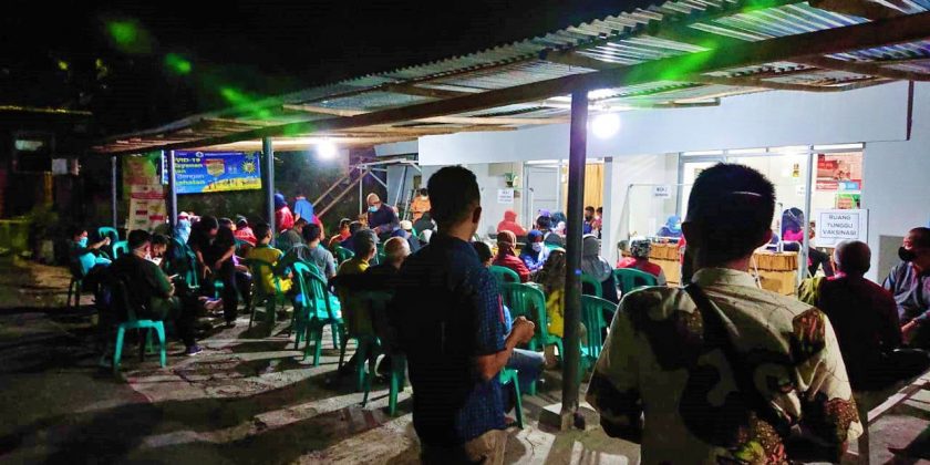 Vaksinasi Covid-19 Tenaga Pendidik dan Tenaga Kependidikan MAN 2 Banyumas Dilaksanakan pada Malam Hari