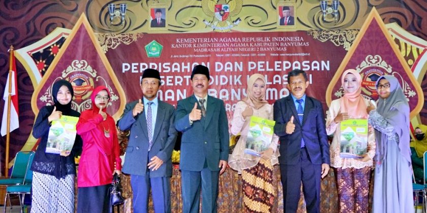 PERPISAHAN DAN PELEPASAN PESERTA DIDIK KELAS XII MAN 2 BANYUMAS TAHUN PELAJARAN 2021/2022