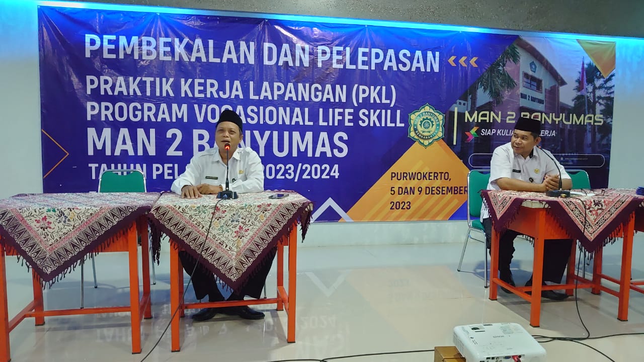 Kepala Madrasah Beri Materi pada Kegiatan Pembekalan dan Pelepasan PKL Program Vocasional Life Skill