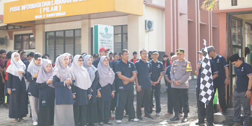 Jalan Sehat Menyambut Milad Ke-32 MAN 2 Banyumas Tahun 2024