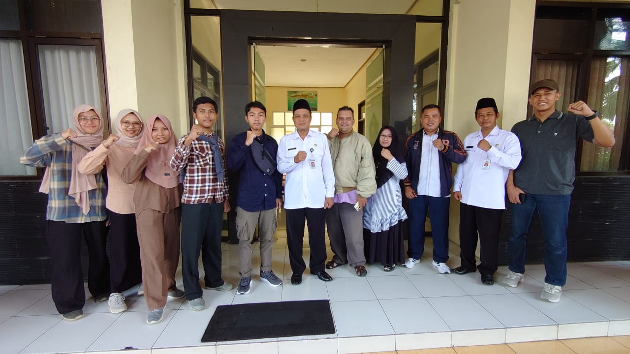 Kepala MAN 2 Banyumas Lepas Lima Siswa-Siswi Ikuti Ajang Riset Internasional 3rd IIIEX 2024