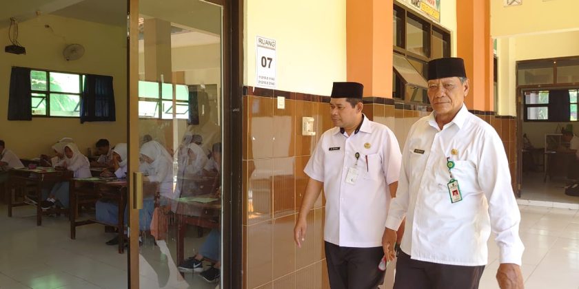 Sunaryo : “Asesmen Sumatif Digital di MAN 2 Banyumas Berjalan dengan Tertib dan Lancar