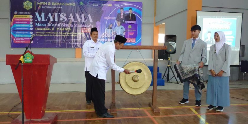 KEPALA MADRASAH SAMBUT GEMBIRA PESERTA MATSAMA 2024 MAN 2 BANYUMAS