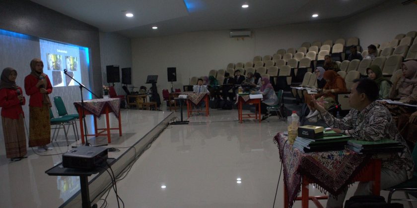 Sidang Laporan Akhir Penelitian Kelas XI Riset MAN 2 Banyumas Libatkan Dua Dosen Penguji