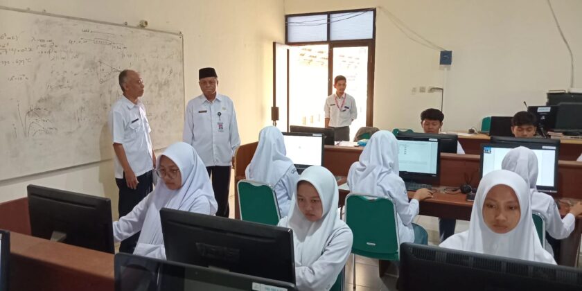 Sunaryo dan Siswanto : “ANBK 2024 MAN 2 Banyumas Berlangsung Lancar”