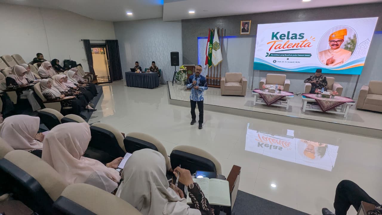 Optimalkan Potensi Siswa, MAN 2 Banyumas Gelar Sharing Pemantapan “Kelas Talenta” Bersama Dr. H. Suwardi, M.Pd