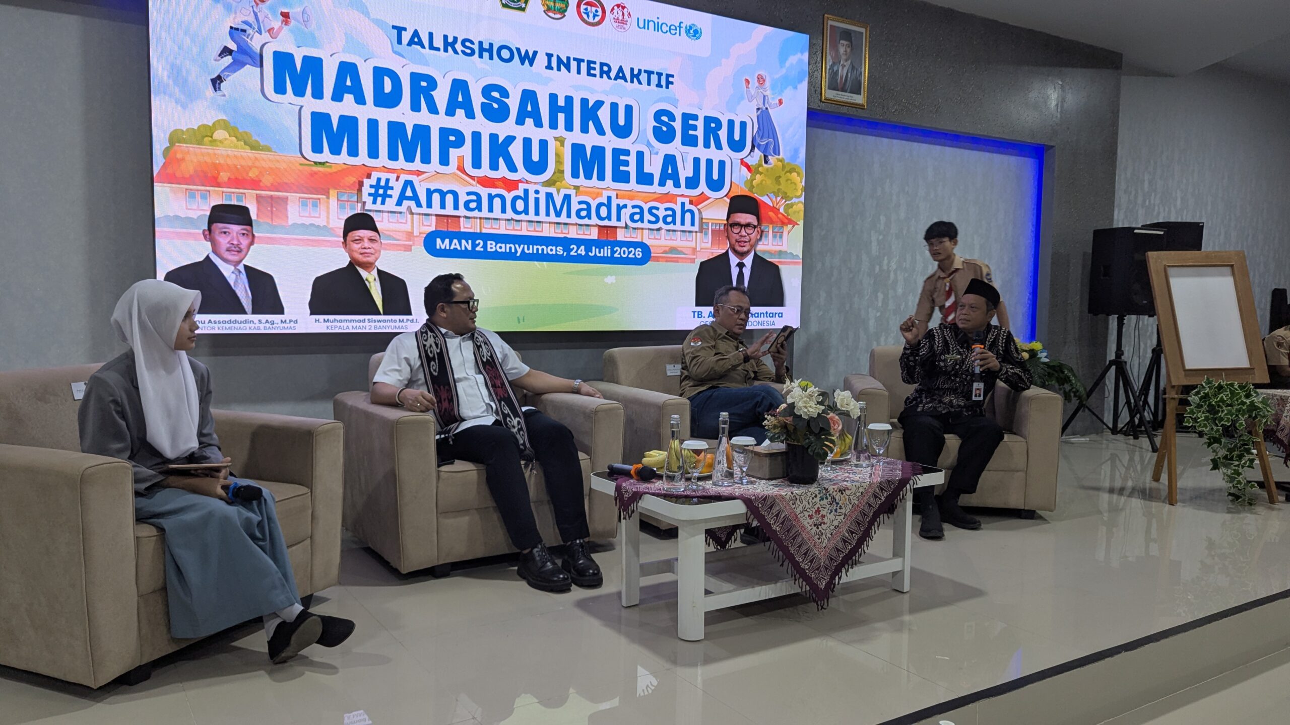 Menyinari Masa Depan Anak: Rekam Jejak Kunjungan CFO UNICEF Indonesia di MAN 2 Banyumas