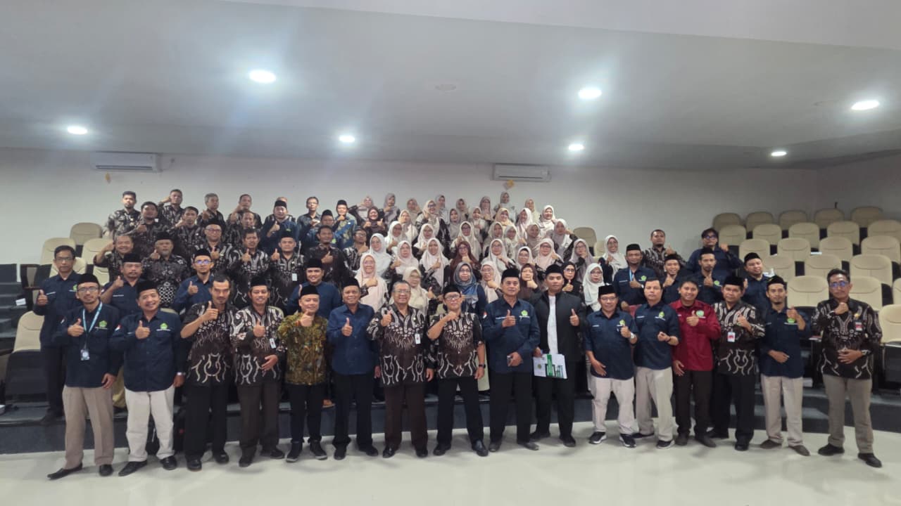 Ikhtiar Mencetak Madrasah Unggul: MAN 2 Banyumas Gelar Pembinaan dan Penguatan Kualitas GTK Bersama Kemenag RI