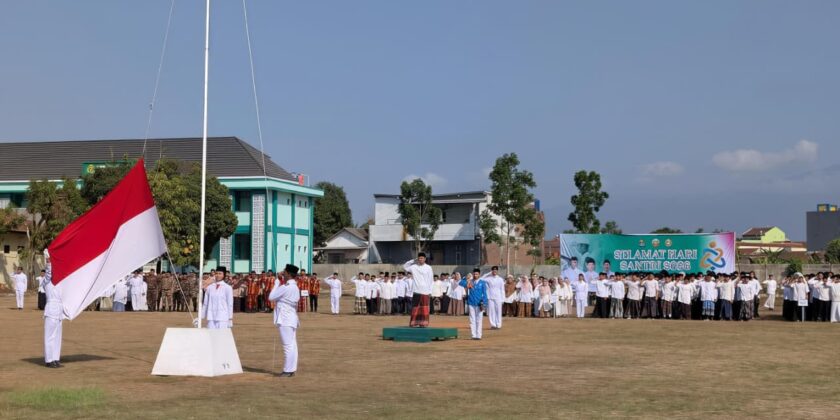 Kecamatan Purwokerto Timur Gelar Upacara Peringatan Hari Santri 2026 di MAN 2 Banyumas