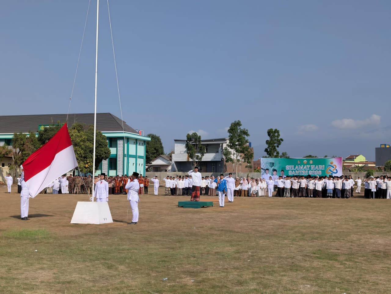 Kecamatan Purwokerto Timur Gelar Upacara Peringatan Hari Santri 2026 di MAN 2 Banyumas
